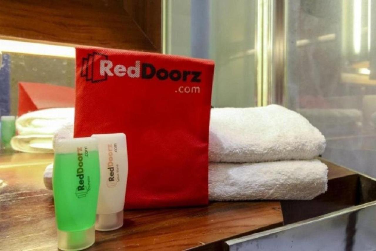 Reddoorz Near Widya Mandala University Surabaya Eksteriør billede