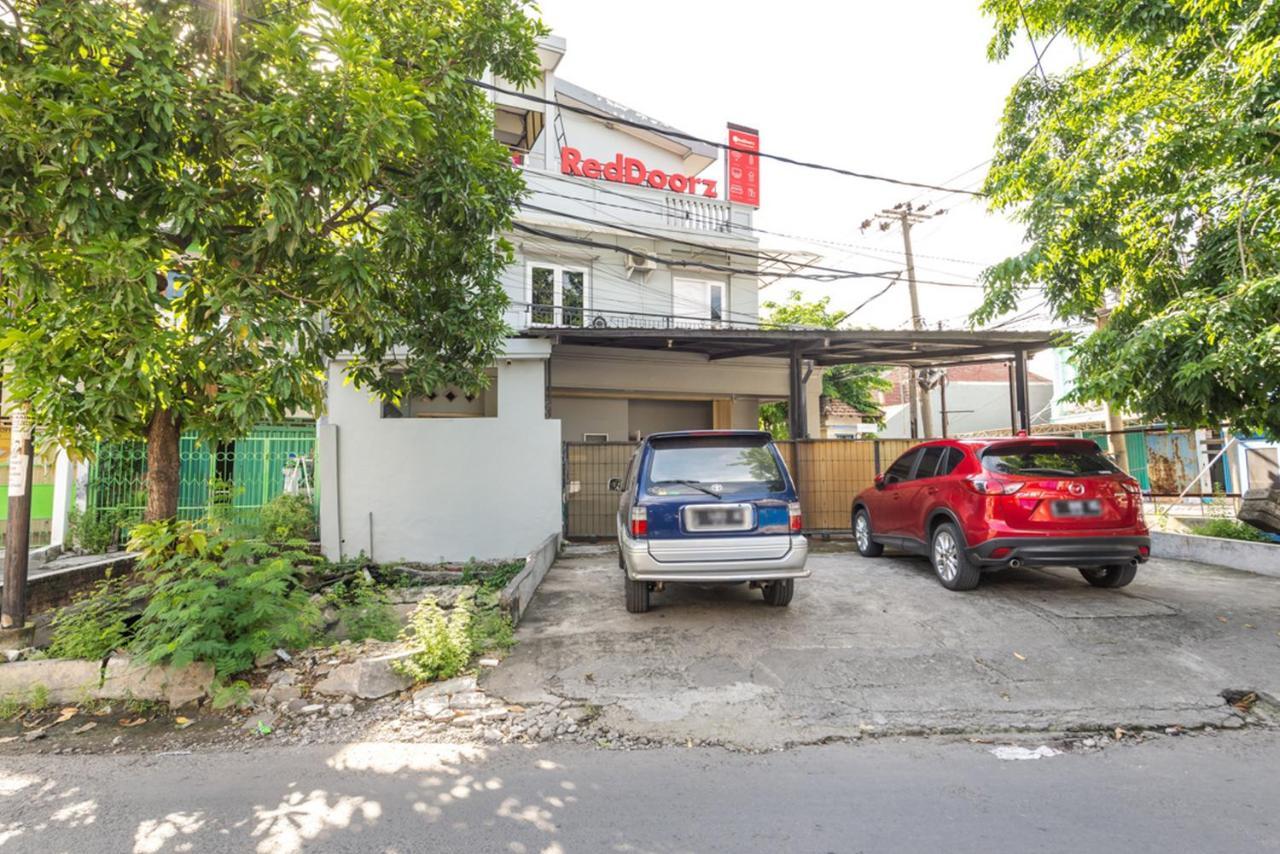 Reddoorz Near Widya Mandala University Surabaya Eksteriør billede