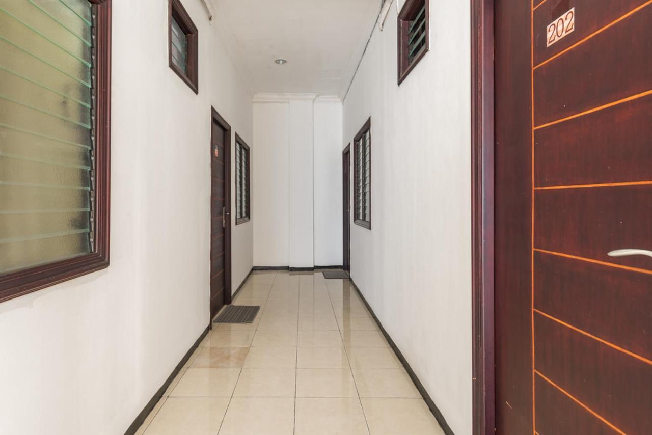 Reddoorz Near Widya Mandala University Surabaya Eksteriør billede